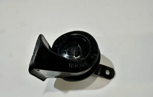 Volkswagen PASSAT B5.5 Horn signal 3B0951221B
