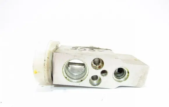 Mitsubishi Outlander Air conditioning (A/C) expansion valve 