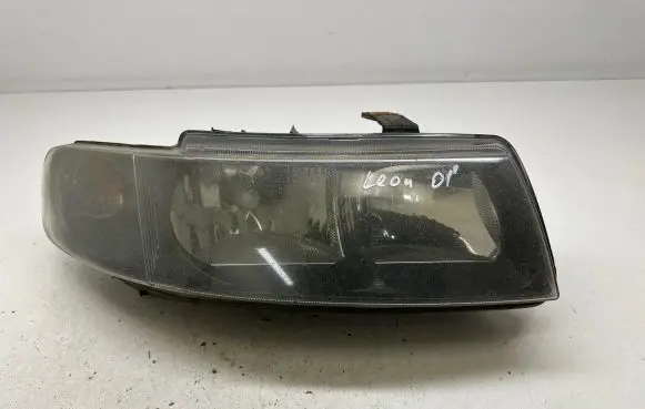Seat Leon (1M) Headlight/headlamp 1M1941002D 67742701