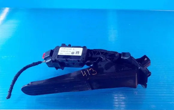 Volkswagen Golf VI Accelerator throttle pedal 1K1721503AA 6PV01049850