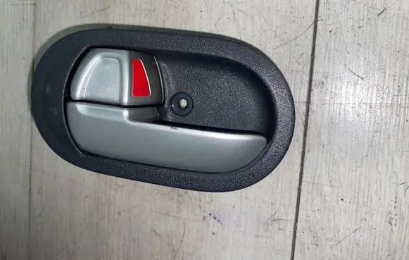 Mitsubishi Colt Front door interior handle