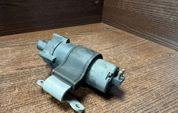 Mercedes-Benz Sprinter W901 W902 W903 W904 Electric auxiliary coolant/water pump 0392020026 0018351364