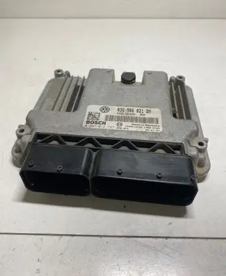 Volkswagen Touran I Engine control unit/module 03G906021DM 1039S13438 0281012737