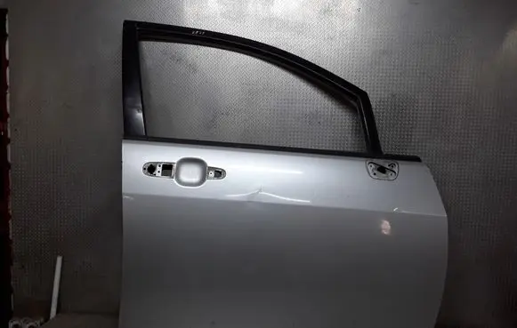 Suzuki Liana Front door