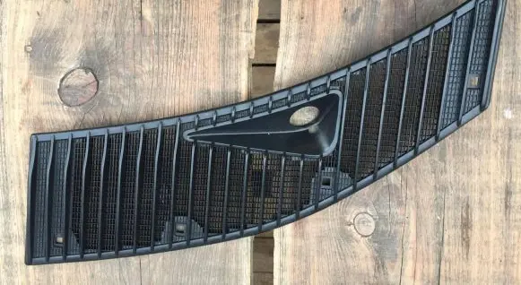 Mercedes-Benz 200 300 W123 Wiper trim 1238360165