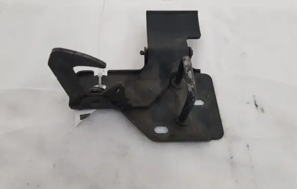Volkswagen Polo Engine bonnet/hood lock/latch loop/hook 6Q0823480D