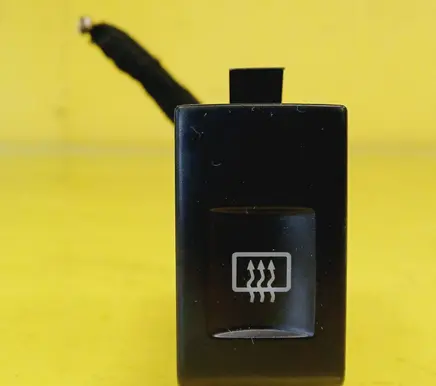 Volkswagen New Beetle Windscreen/window heater switch 1C0959621