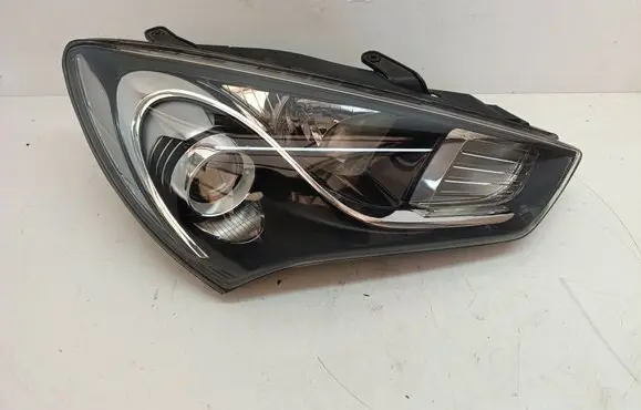 Hyundai Genesis Headlight/headlamp 921022M540