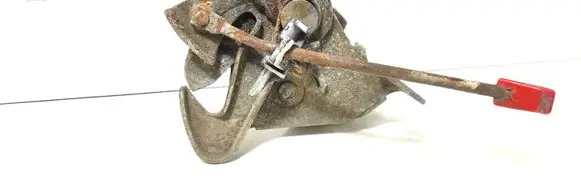 Engine bonnet/hood lock/catch