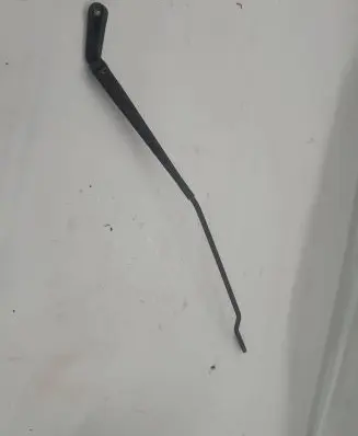 Skoda Octavia Mk1 (1U) Front wiper blade arm 1J1955410A