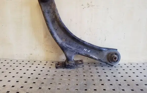 Nissan X-Trail T31 Front lower control arm/wishbone
