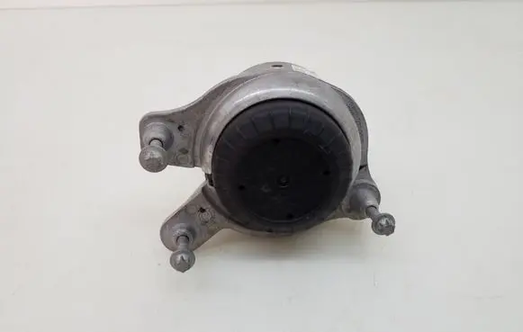 Engine mount bracket