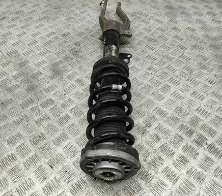 BMW 5 G30 G31 Front shock absorber/damper 6866614