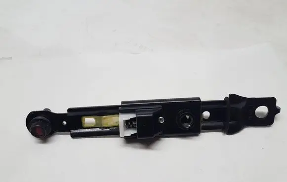 Hyundai i30 Seat belt height adjuster 888902R000WK