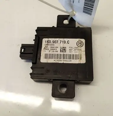 Audi A3 S3 8P Alarm control unit/module 1K0907719C