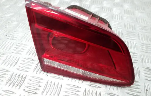 Volkswagen PASSAT B7 Tailgate rear/tail lights 3AE945093K