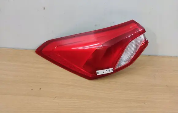 Ford Focus Rear/tail lights JX7B13405AC