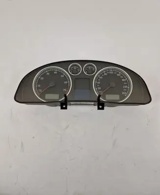 Volkswagen PASSAT B5.5 Speedometer (instrument cluster) 110080198