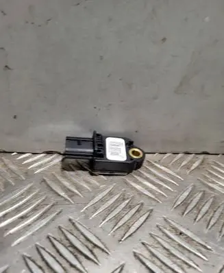 Toyota Yaris Airbag deployment crash/impact sensor 898310H010 0397655870