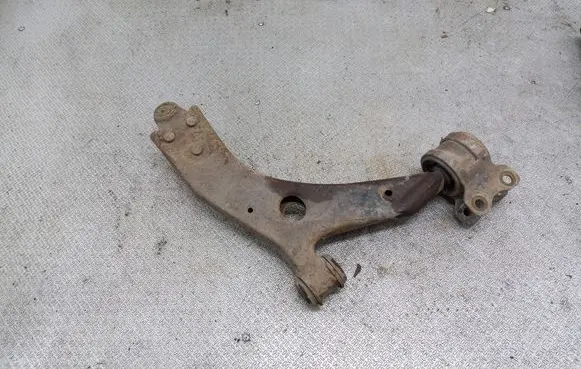 Ford C-MAX I Front lower control arm/wishbone