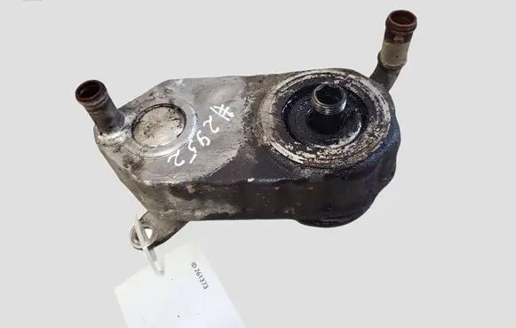Jeep Cherokee KJ Oil filter mounting bracket 0909630