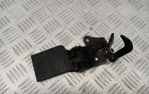 Audi Q3 8U Engine bonnet/hood lock/latch loop/hook 8U0823480A