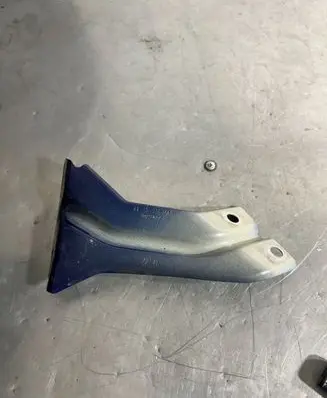 Audi A1 Fender mounting bracket 8X0821136A