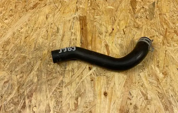 Toyota Yaris XP210 Engine coolant pipe/hose 16571K0050