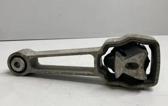 Volvo XC60 Engine mount bracket 6G926P082GC