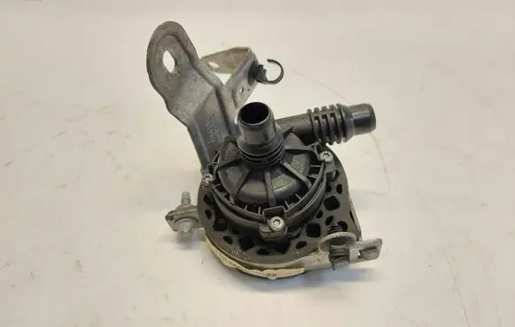 Mercedes-Benz GLC C254 Water pump A0005007600JLK01