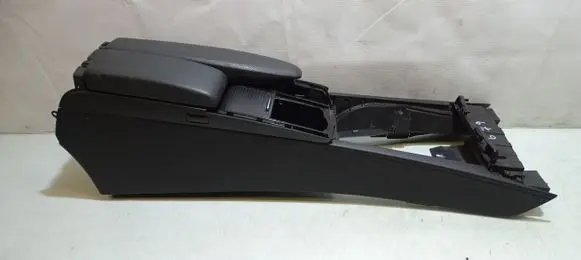 Mercedes-Benz C W204 Center console A2046800050