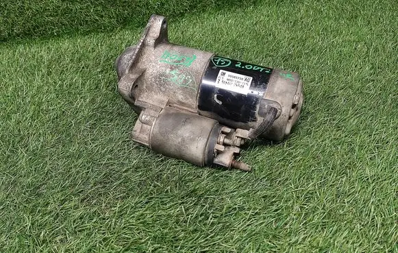Opel Zafira C Starter motor 55585238AG