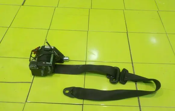 Smart ForTwo II Front seatbelt A4518604285