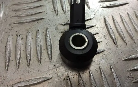 BMW 7 F01 F02 F03 F04 Detonation knock sensor 7577034
