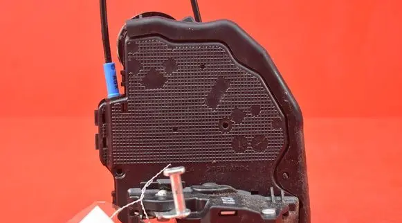 Toyota Auris E180 Rear door lock A084219