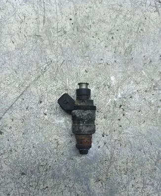 Audi A6 S6 C5 4B Fuel injector