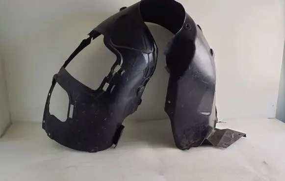 BMW Z4 E85 E86 Front wheel arch liner splash guards 51717012728 7012728