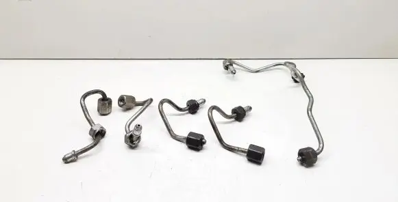 BMW 1 E81 E87 Fuel injector supply line/pipe 