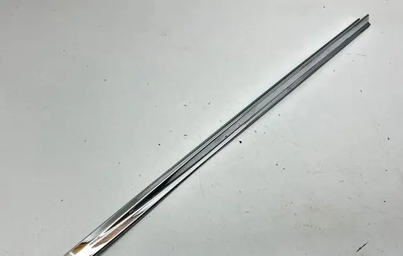 Nissan Juke I F15 Front door trim (molding) KE7601KA00 10144138