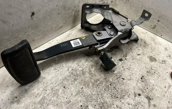 Hyundai Santa Fe Brake pedal
