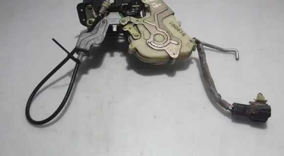 KIA Sorento Front door lock