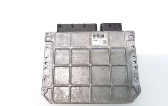 Toyota Avensis T270 Engine control unit/module 8966105F20 MB2759004732