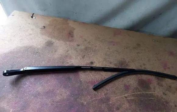 Audi A8 S8 D4 4H Front wiper blade arm 3392126184
