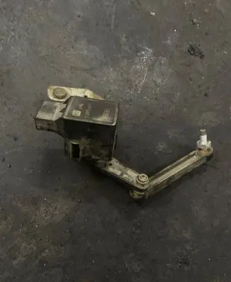 BMW 5 E60 E61 Front height sensor lever 1093697