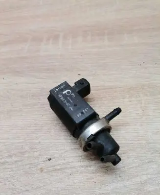 Volkswagen PASSAT B5 Turbo solenoid valve 8d0906627