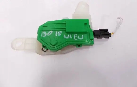Fuel tank cap lock