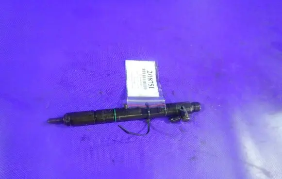 Audi A6 S6 C5 4B Fuel injector 059130201E