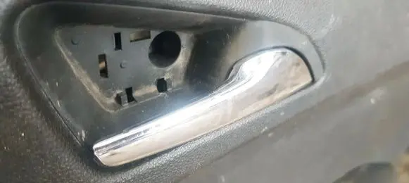Opel Astra J Rear door interior handle