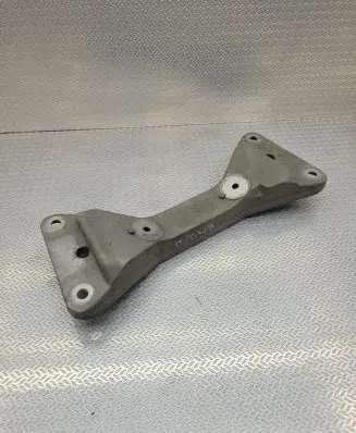 BMW 4 F36 Gran coupe Gearbox mounting bracket 6861402