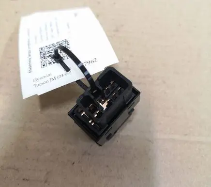 Hyundai Tucson JM Electric window control switch